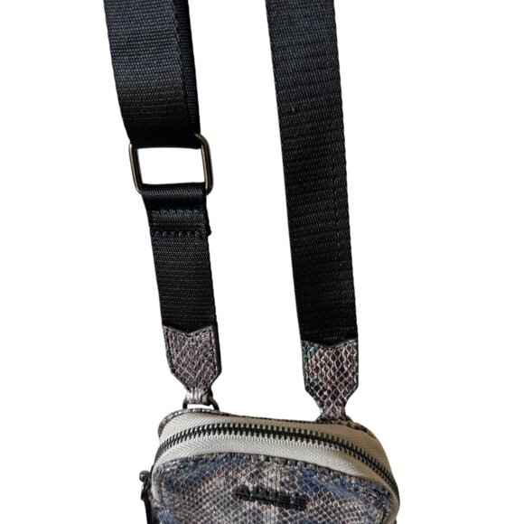 Aimee Kestenberg Phone Bag Purse Iridescent Reptile Pattern Leather Crossbody - Picture 7 of 15